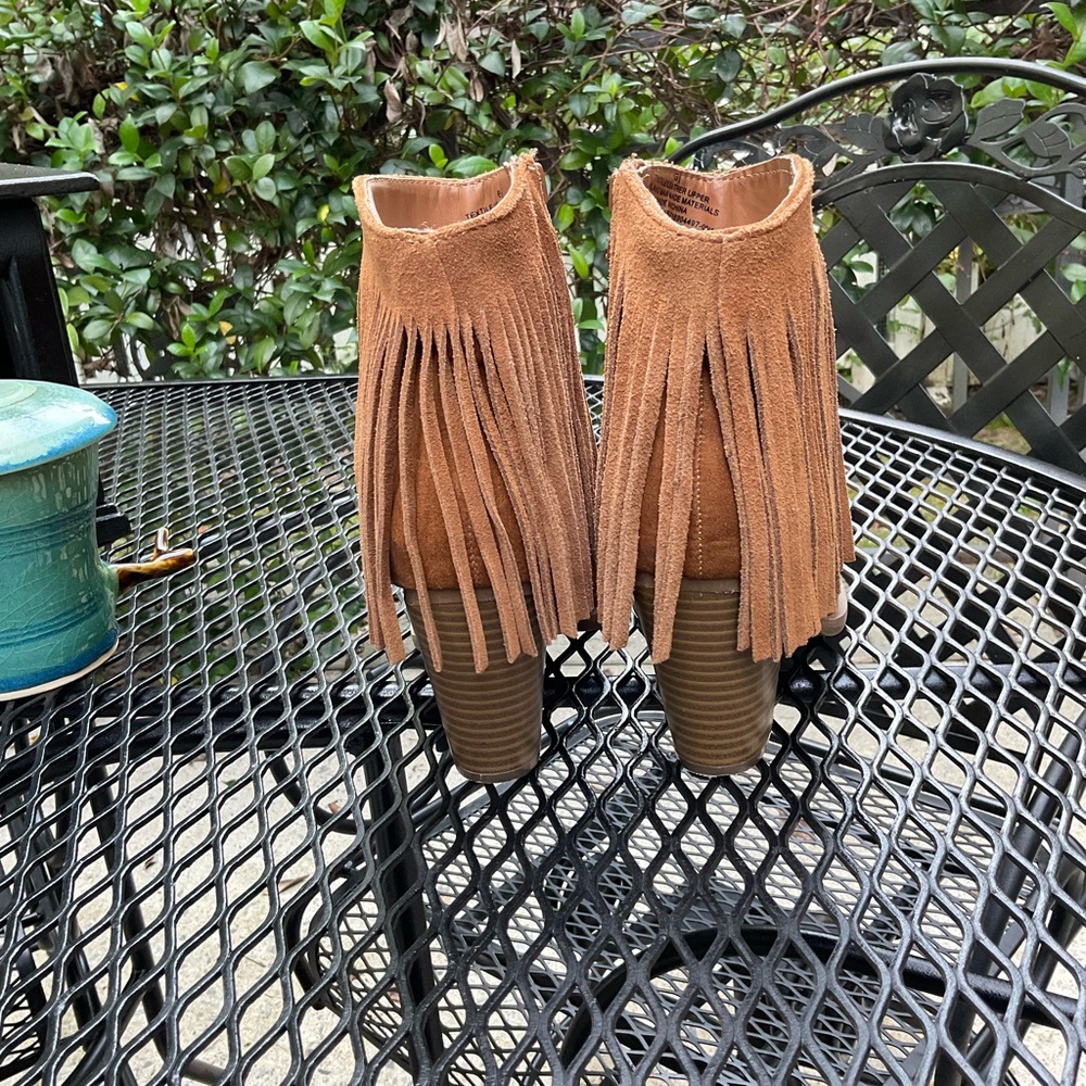 Earthy Fringy Brown Suede Boots! - Picture 8 of 16